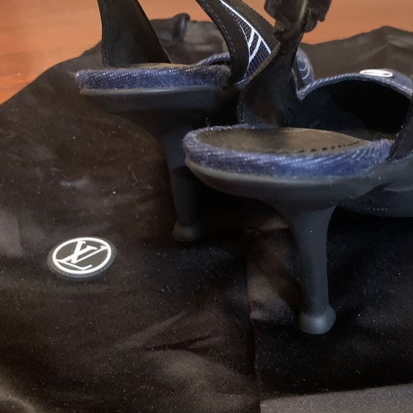 Absolutely stunning brand new, authentic rare abd Louis Vuitton denim shoes 7 - Picture 6 of 17